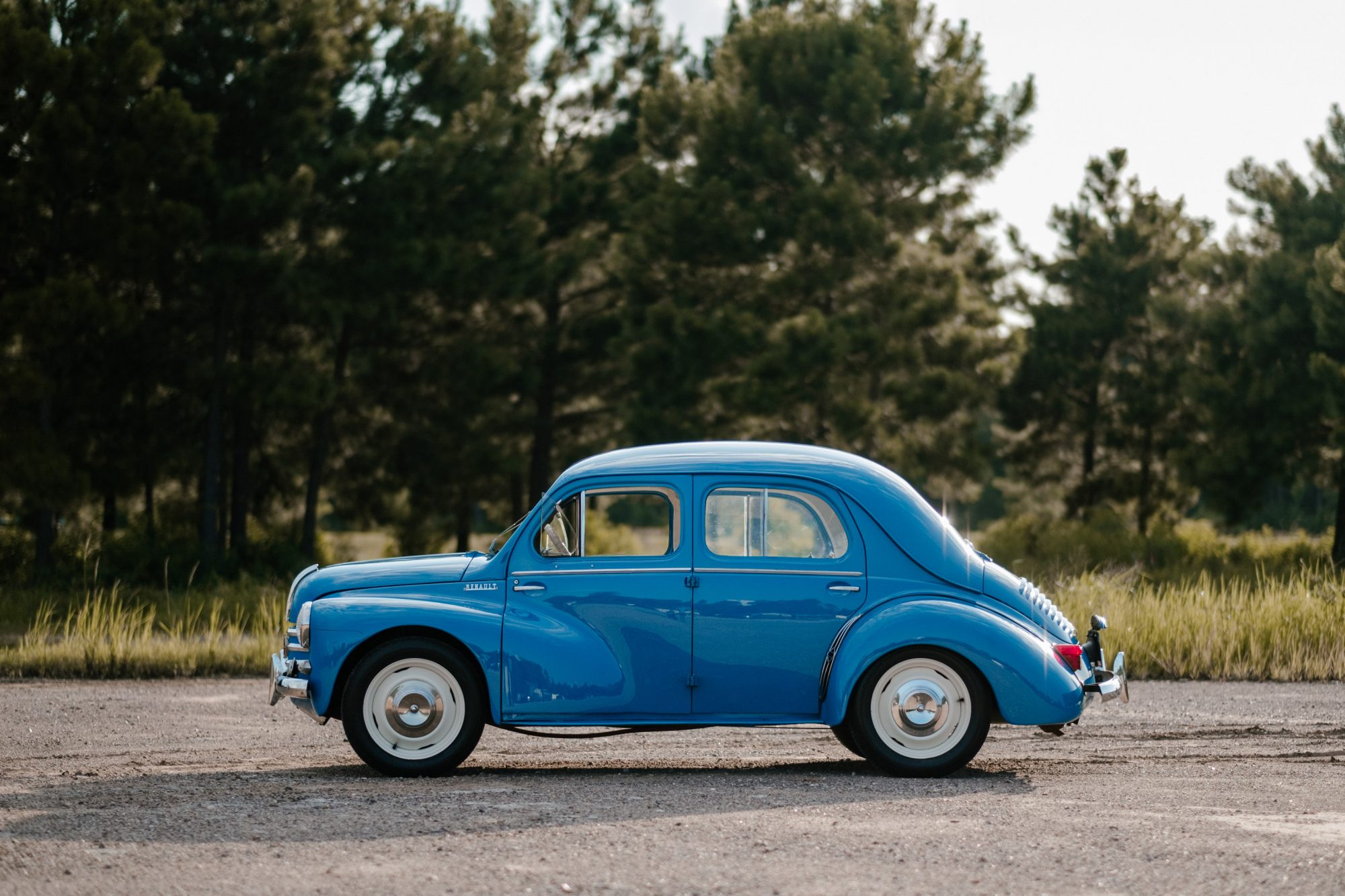 Renault 4cv. Русский бунт в грозном в 1958. Манчестер юнайтед мюнхенская трагедия. Автомобиль renault f 4 4. Renault 4cv интерьер.
